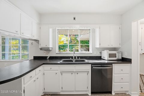 Tiny photo for 5017 Macklyn Drive, Toledo, OH 43615 (MLS # 10000430)