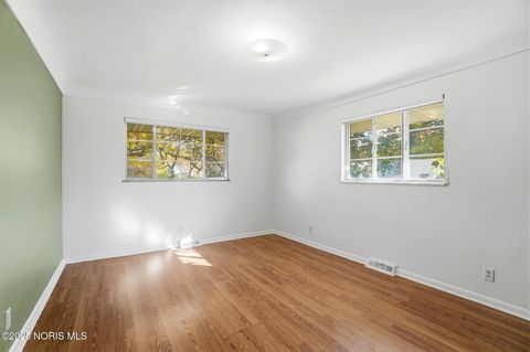 Tiny photo for 5017 Macklyn Drive, Toledo, OH 43615 (MLS # 10000430)