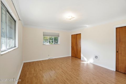 Tiny photo for 5017 Macklyn Drive, Toledo, OH 43615 (MLS # 10000430)