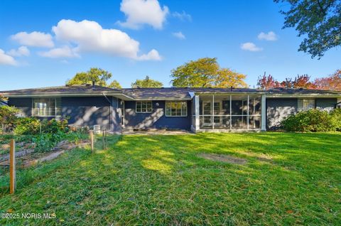 Tiny photo for 5017 Macklyn Drive, Toledo, OH 43615 (MLS # 10000430)