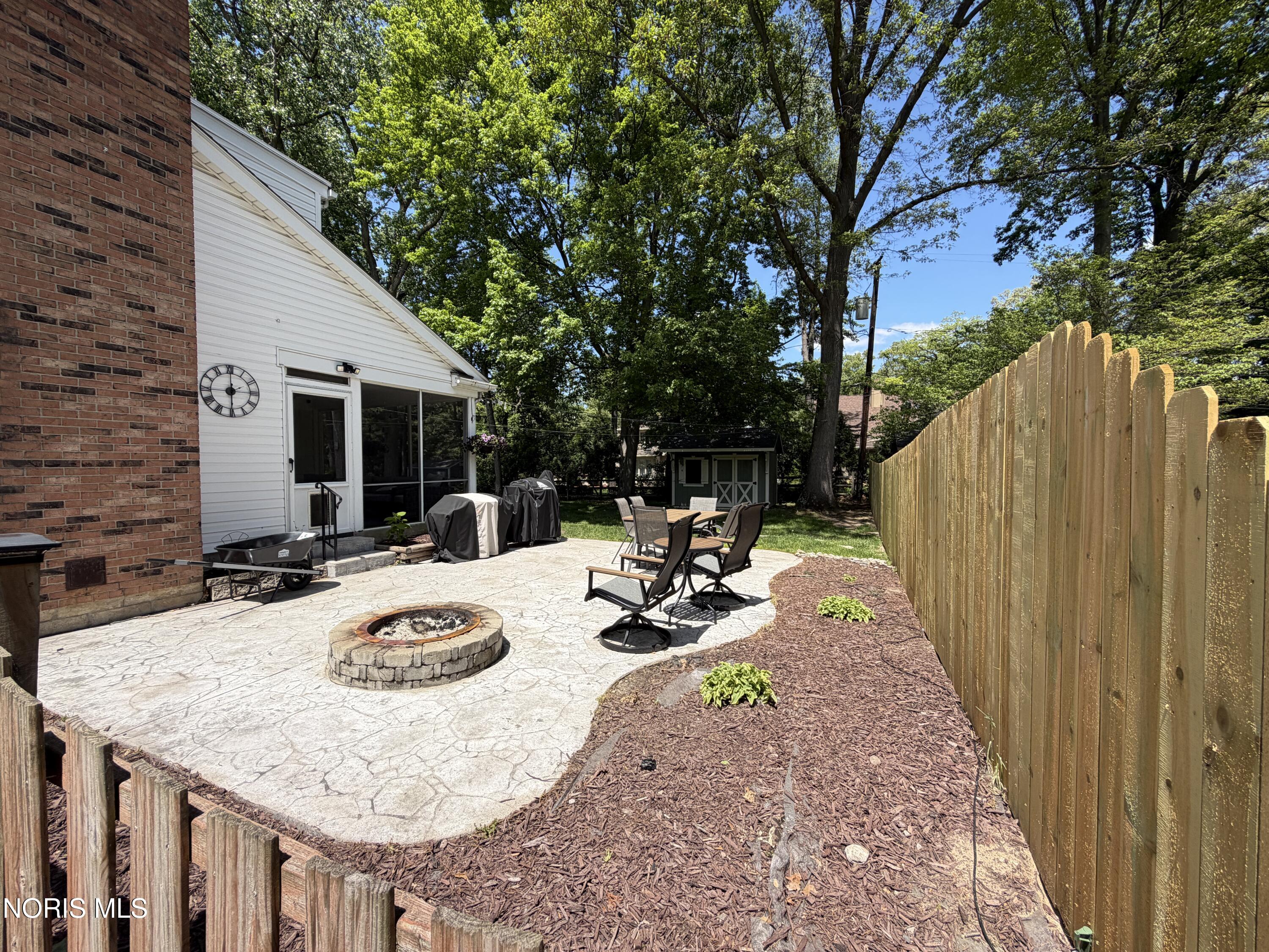 6032 Indian Trail