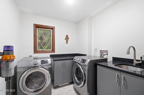 Tiny photo for 26430 Hull Prairie Road, Perrysburg, OH 43551 (MLS # 10012233)