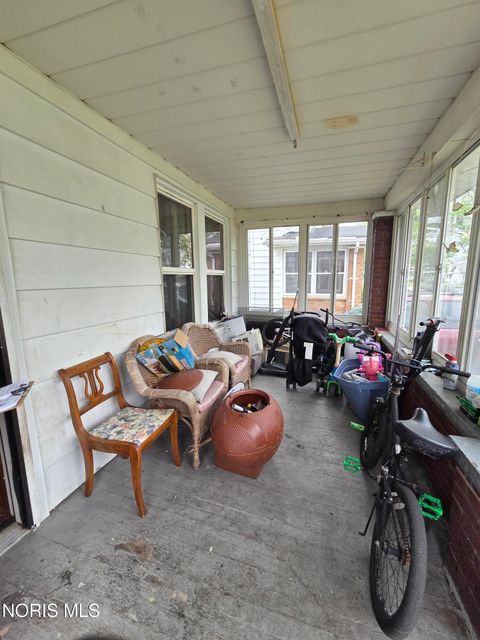 Tiny photo for 514 E Weber Street, Toledo, OH 43608 (MLS # 10008097)