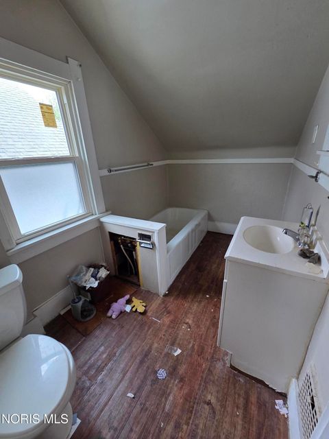Tiny photo for 514 E Weber Street, Toledo, OH 43608 (MLS # 10008097)