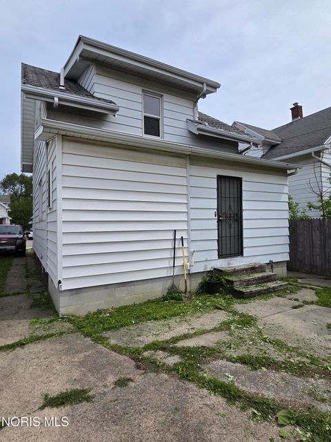 Tiny photo for 514 E Weber Street, Toledo, OH 43608 (MLS # 10008097)