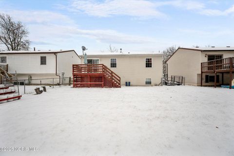 Tiny photo for 4512 Oak Creek Lane, Toledo, OH 43615 (MLS # 10002681)