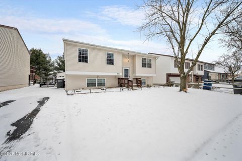 Tiny photo for 4512 Oak Creek Lane, Toledo, OH 43615 (MLS # 10002681)