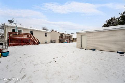Tiny photo for 4512 Oak Creek Lane, Toledo, OH 43615 (MLS # 10002681)