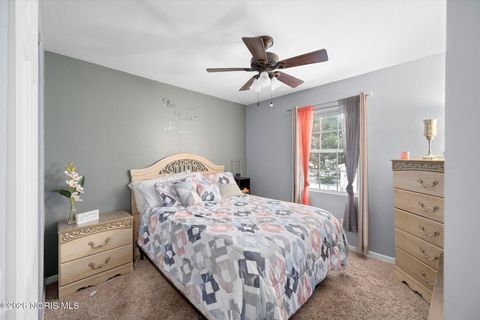 Tiny photo for 4512 Oak Creek Lane, Toledo, OH 43615 (MLS # 10002681)