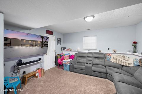 Tiny photo for 4512 Oak Creek Lane, Toledo, OH 43615 (MLS # 10002681)