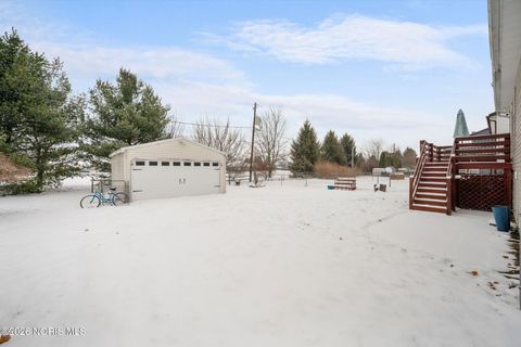 Tiny photo for 4512 Oak Creek Lane, Toledo, OH 43615 (MLS # 10002681)