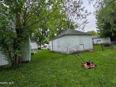 Tiny photo for 1628 Lebanon Street, Toledo, OH 43605 (MLS # 10008098)
