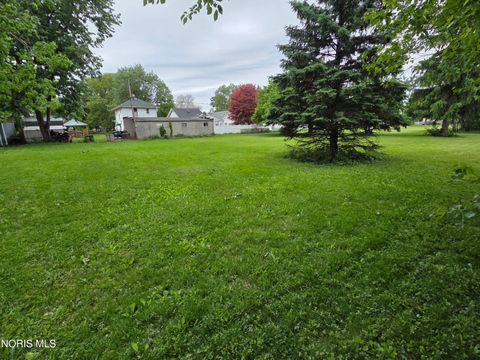 Tiny photo for 1628 Lebanon Street, Toledo, OH 43605 (MLS # 10008098)