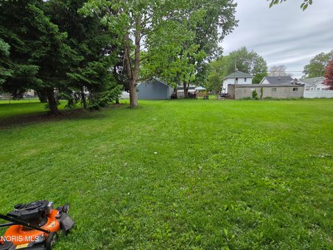 Tiny photo for 1628 Lebanon Street, Toledo, OH 43605 (MLS # 10008098)