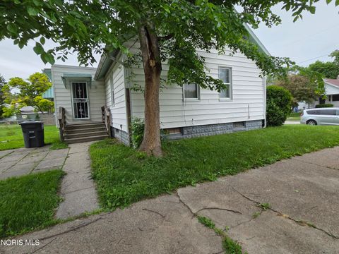 Tiny photo for 1628 Lebanon Street, Toledo, OH 43605 (MLS # 10008098)