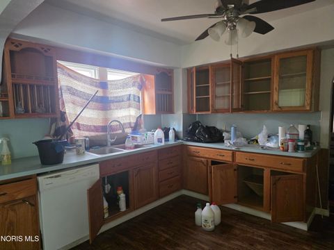 Tiny photo for 1628 Lebanon Street, Toledo, OH 43605 (MLS # 10008098)