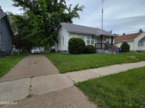 Tiny photo for 1628 Lebanon Street, Toledo, OH 43605 (MLS # 10008098)