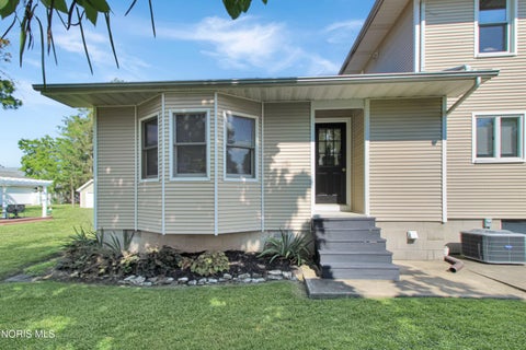 Tiny photo for 148 Prospect Street, Oak Harbor, OH 43449 (MLS # 10011423)