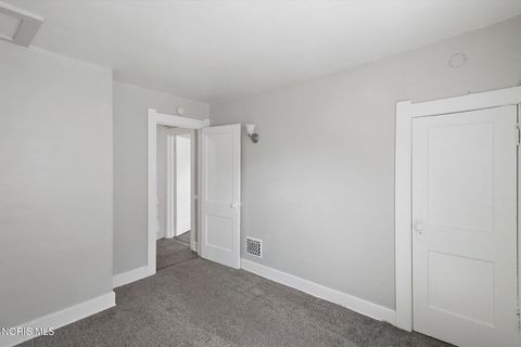 Tiny photo for 4119 Parrakeet Avenue, Toledo, OH 43612 (MLS # 10007398)