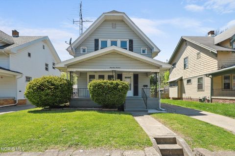 Photo of 4119 Parrakeet Avenue, Toledo, OH 43612 (MLS # 10007398)