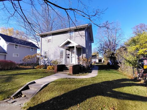 Photo of 321 N Cherry Street, Bryan, OH 43506 (MLS # 10001402)