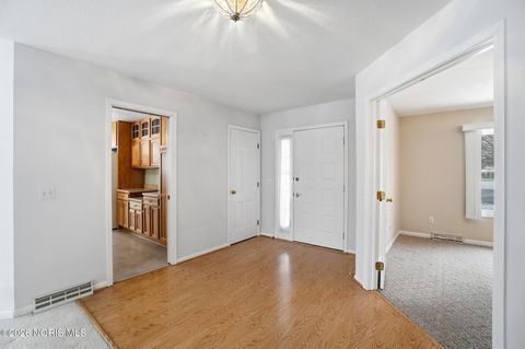 Tiny photo for 2165 Glenacres Court, Maumee, OH 43537 (MLS # 10004342)