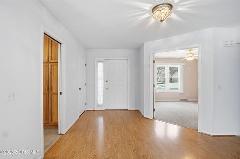 Tiny photo for 2165 Glenacres Court, Maumee, OH 43537 (MLS # 10004342)