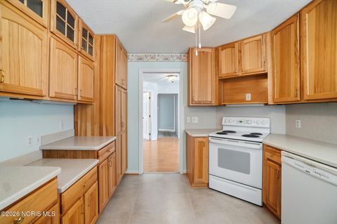 Tiny photo for 2165 Glenacres Court, Maumee, OH 43537 (MLS # 10004342)