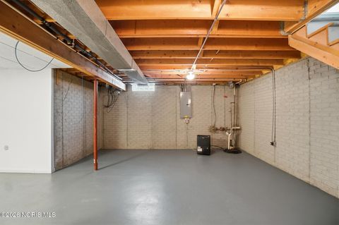 Tiny photo for 2165 Glenacres Court, Maumee, OH 43537 (MLS # 10004342)