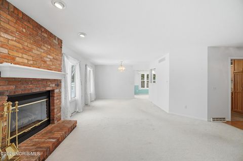 Tiny photo for 2165 Glenacres Court, Maumee, OH 43537 (MLS # 10004342)