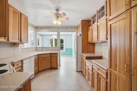 Tiny photo for 2165 Glenacres Court, Maumee, OH 43537 (MLS # 10004342)