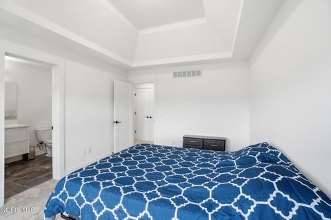 Tiny photo for 17 Hawthorne Crossing, Perrysburg, OH 43551 (MLS # 10005747)