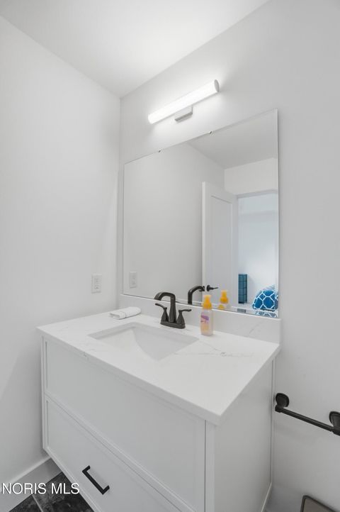 Tiny photo for 17 Hawthorne Crossing, Perrysburg, OH 43551 (MLS # 10005747)