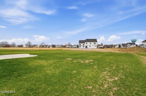 Tiny photo for 17 Hawthorne Crossing, Perrysburg, OH 43551 (MLS # 10005747)