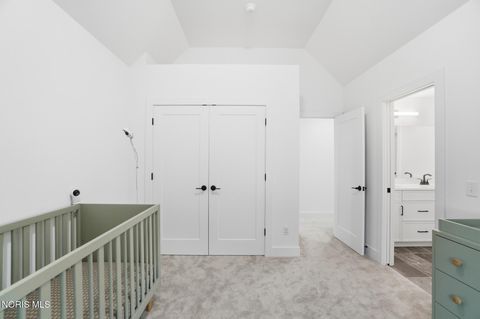 Tiny photo for 17 Hawthorne Crossing, Perrysburg, OH 43551 (MLS # 10005747)