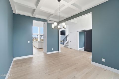 Tiny photo for 17 Hawthorne Crossing, Perrysburg, OH 43551 (MLS # 10005747)