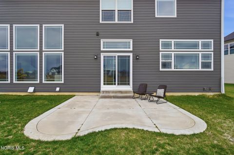 Tiny photo for 17 Hawthorne Crossing, Perrysburg, OH 43551 (MLS # 10005747)