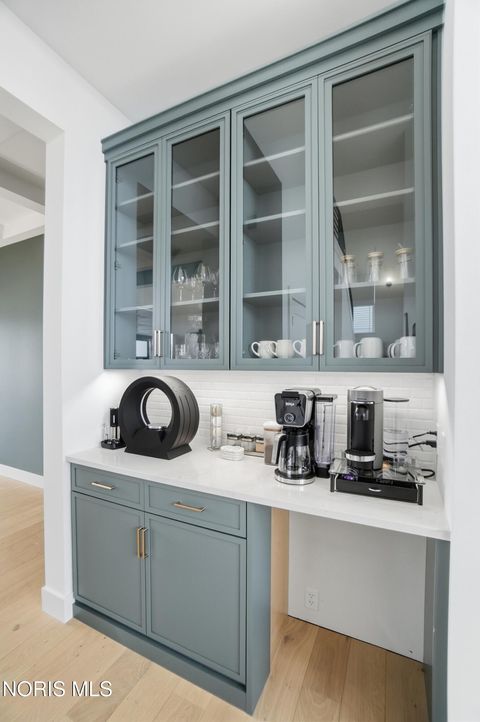 Tiny photo for 17 Hawthorne Crossing, Perrysburg, OH 43551 (MLS # 10005747)