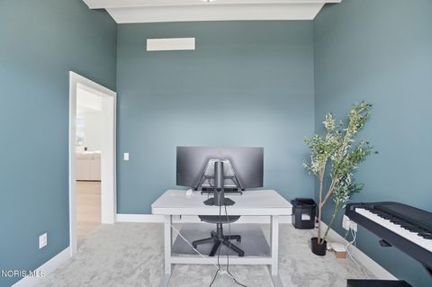 Tiny photo for 17 Hawthorne Crossing, Perrysburg, OH 43551 (MLS # 10005747)