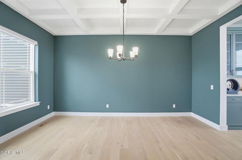 Tiny photo for 17 Hawthorne Crossing, Perrysburg, OH 43551 (MLS # 10005747)