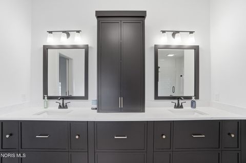 Tiny photo for 17 Hawthorne Crossing, Perrysburg, OH 43551 (MLS # 10005747)