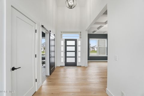 Tiny photo for 17 Hawthorne Crossing, Perrysburg, OH 43551 (MLS # 10005747)