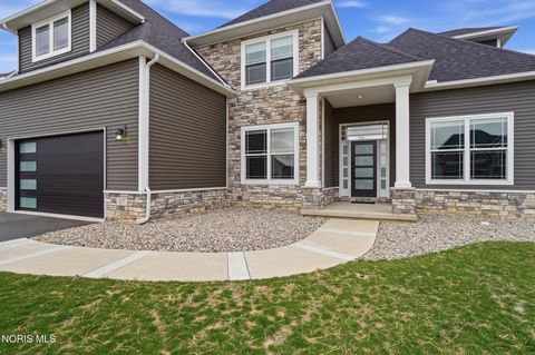 Tiny photo for 17 Hawthorne Crossing, Perrysburg, OH 43551 (MLS # 10005747)