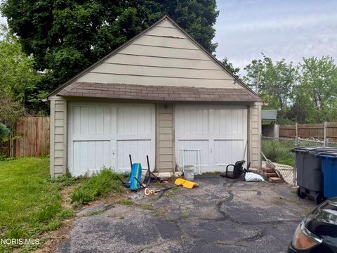 Tiny photo for 109 Van Buren Avenue, Toledo, OH 43605 (MLS # 10008032)