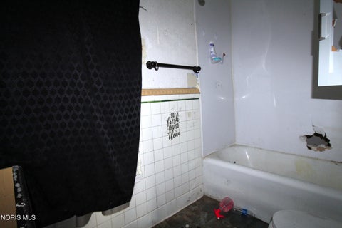 Tiny photo for 837 Orchard Street, Toledo, OH 43609 (MLS # 10007384)