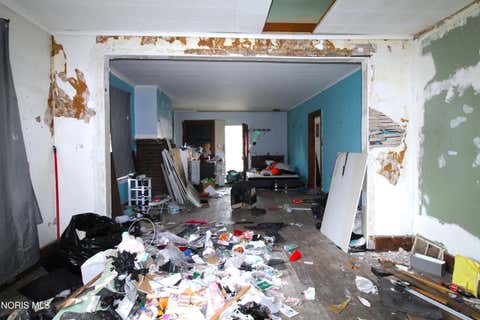 Tiny photo for 837 Orchard Street, Toledo, OH 43609 (MLS # 10007384)