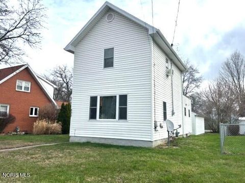Photo of 237 Eberly Avenue, Bowling Green, OH 43402 (MLS # 10005873)