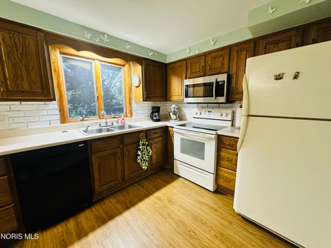 Tiny photo for 110 Elmwood Drive, Sherwood, OH 43556 (MLS # 10013852)