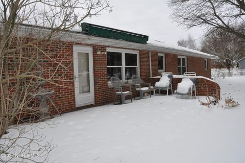 Tiny photo for 1533 Greenfield Court, Fremont, OH 43420 (MLS # 10004050)