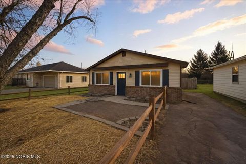 Photo of 3306 Saint Bernard Drive, Toledo, OH 43606 (MLS # 10002061)